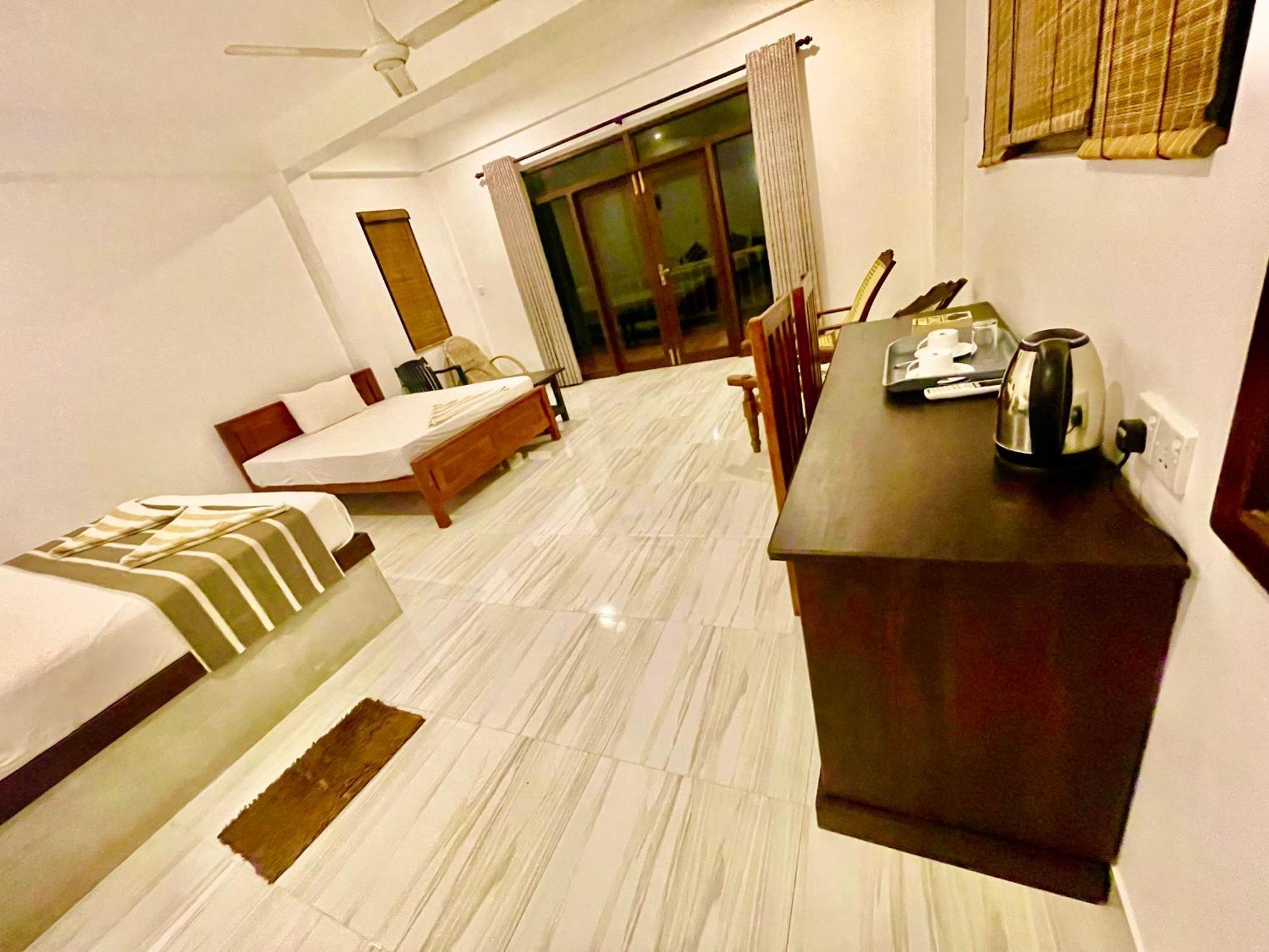 Ashansa Lagoon Resort Tangalle Buitenkant foto